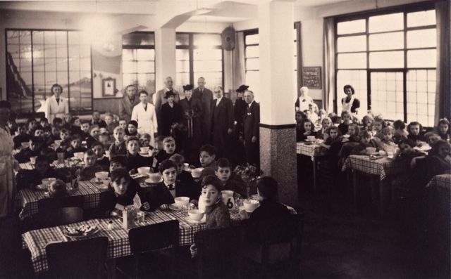 In onze school ging het zo: wie in de eindejaarswedstrijd kon aantonen dat hij of zij proper kon eten mocht later naar de universiteit. 